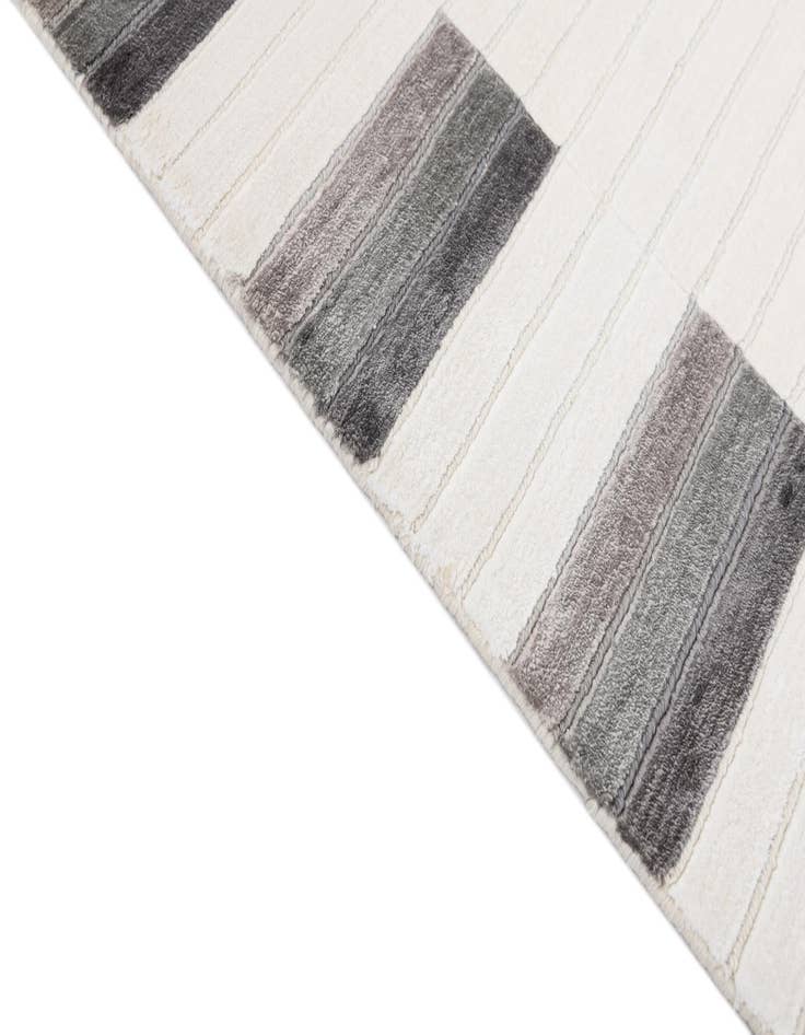 Detail image of 8' 1 x 11' 5  Hand Knotted Darya Wool Rug