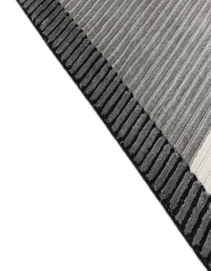 Detail image of 6' 5 x 9' 9  Hand Knotted Darya Wool Rug