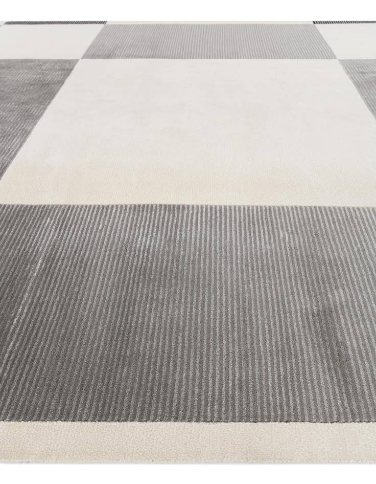 Detail image of 6' 6 x 9' 10 Hand Knotted Darya Wool Rug