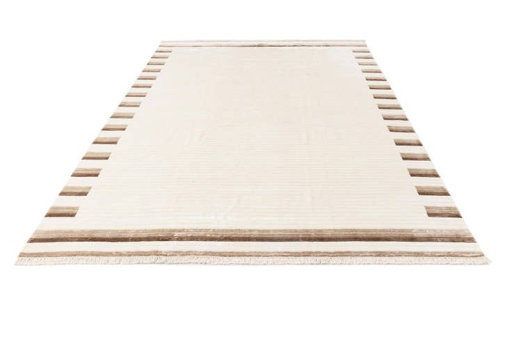 Detail image of 6' 5 x 9' 8 Hand Knotted Darya Wool Rug