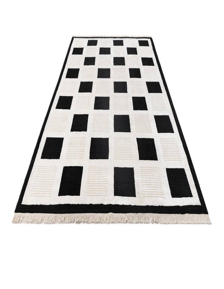 Detail image of 6' 7 x 9' 10  Hand Knotted Darya Wool Rug