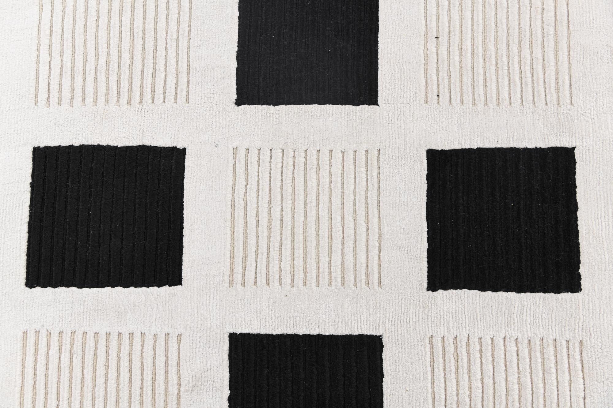 6' 7 x 9' 10 Hand Knotted Darya Wool Rug