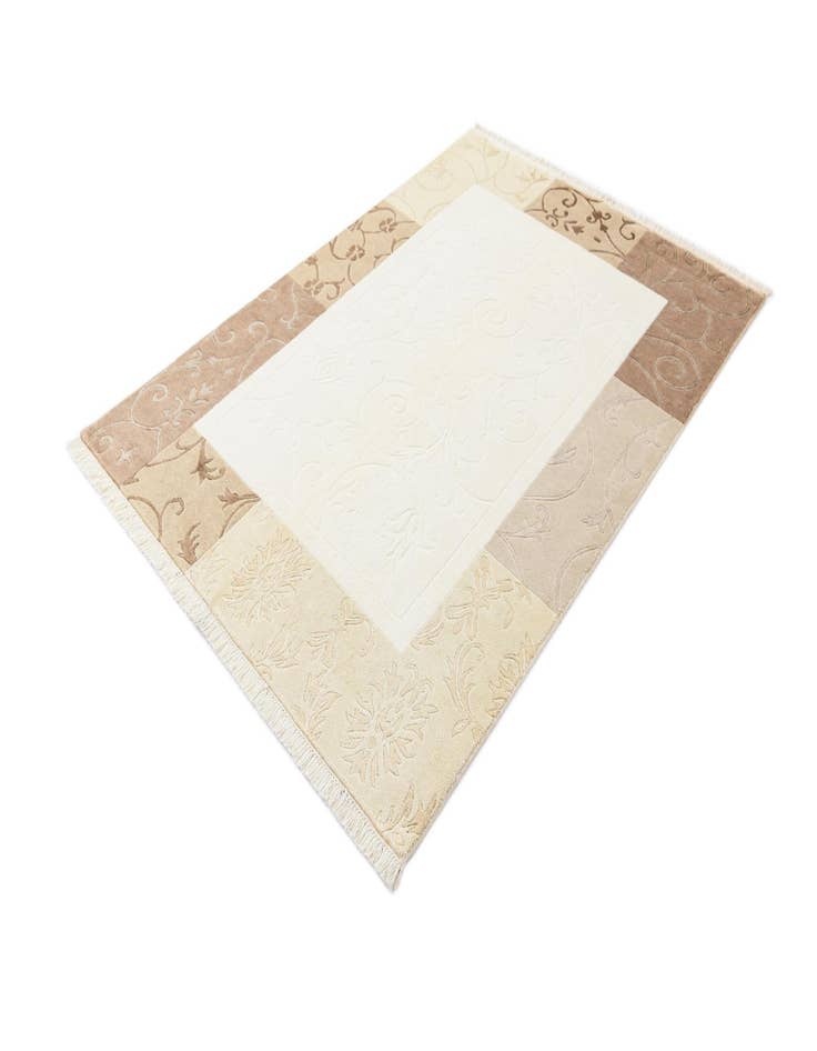 Detail image of 4' 7 x 6' 8  Hand Knotted Darya Wool Rug