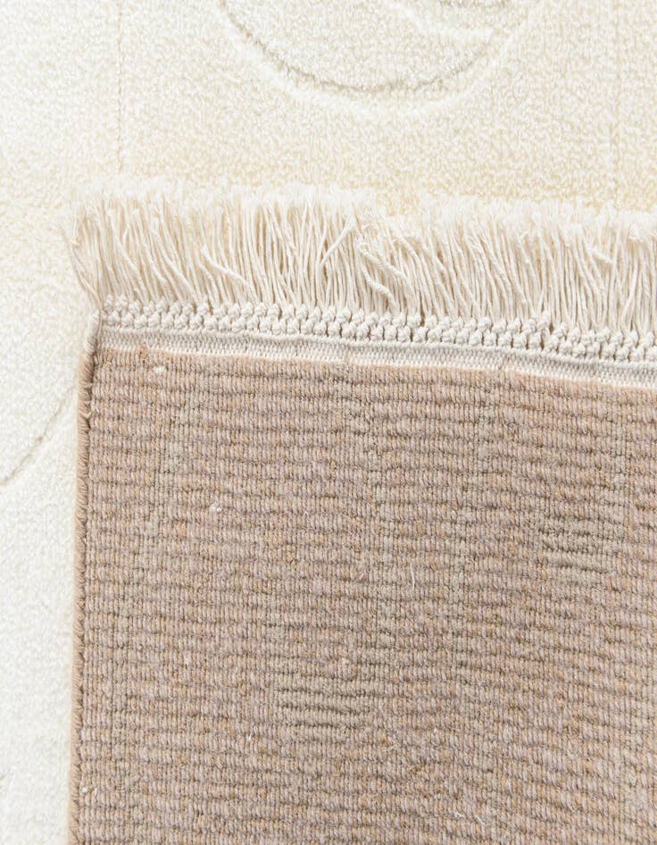 Detail image of 4' 7 x 6' 8  Hand Knotted Darya Wool Rug