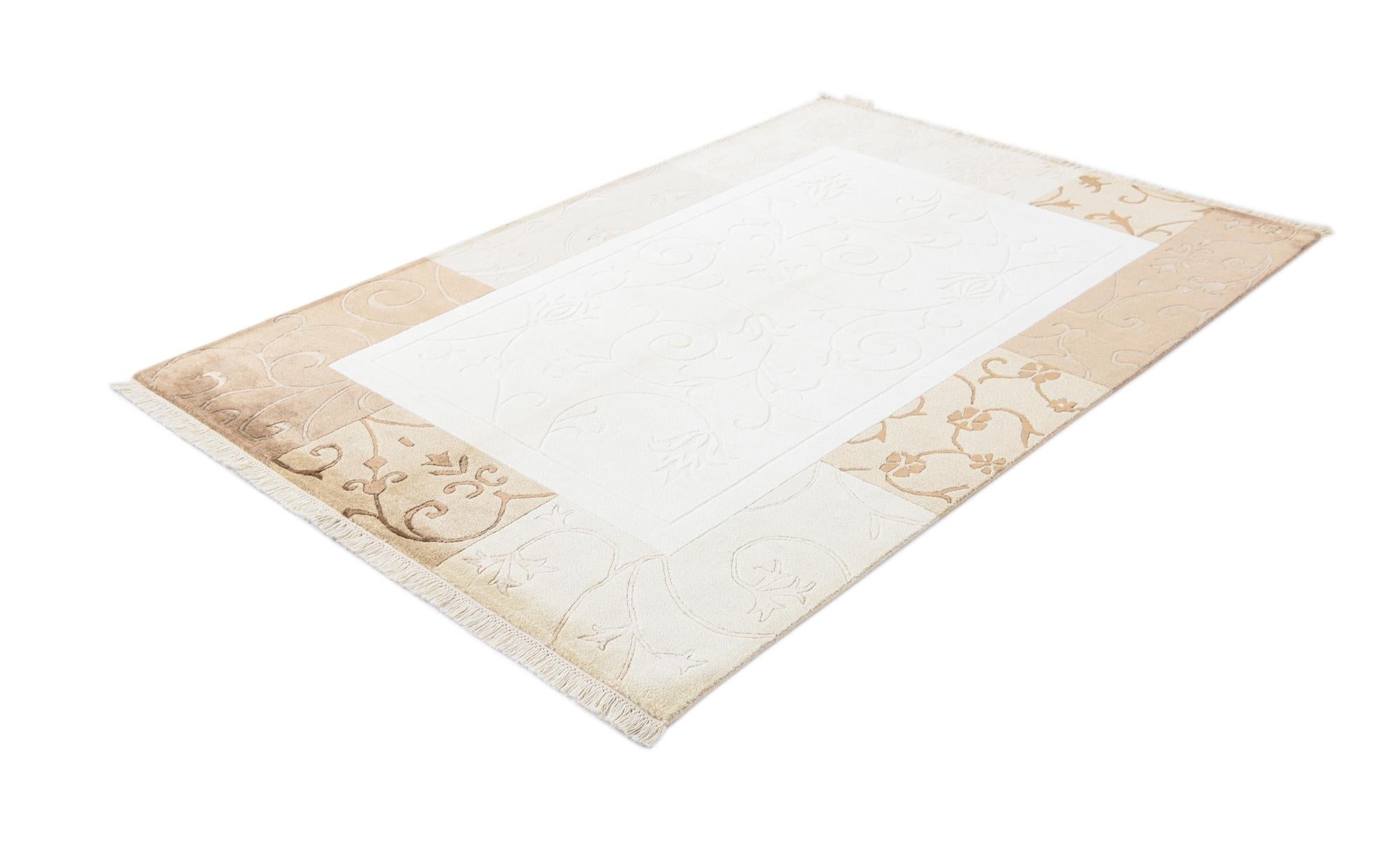 4' 7 x 6' 8 Hand Knotted Darya Wool Rug