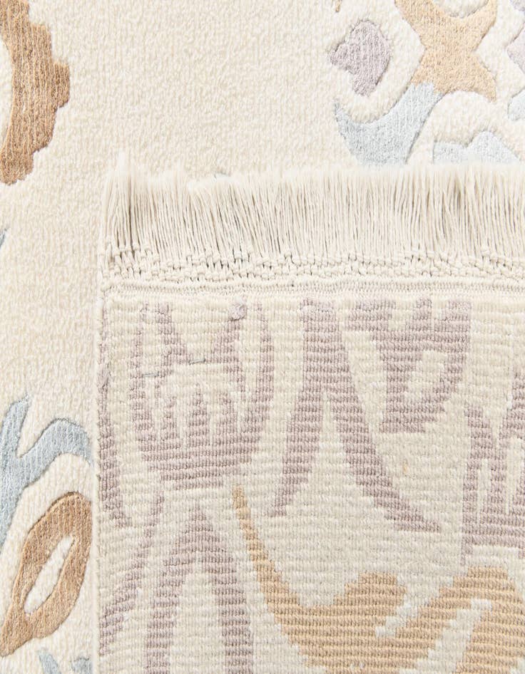 Detail image of 6' 11 x 9' 4  Hand Knotted Darya Rug