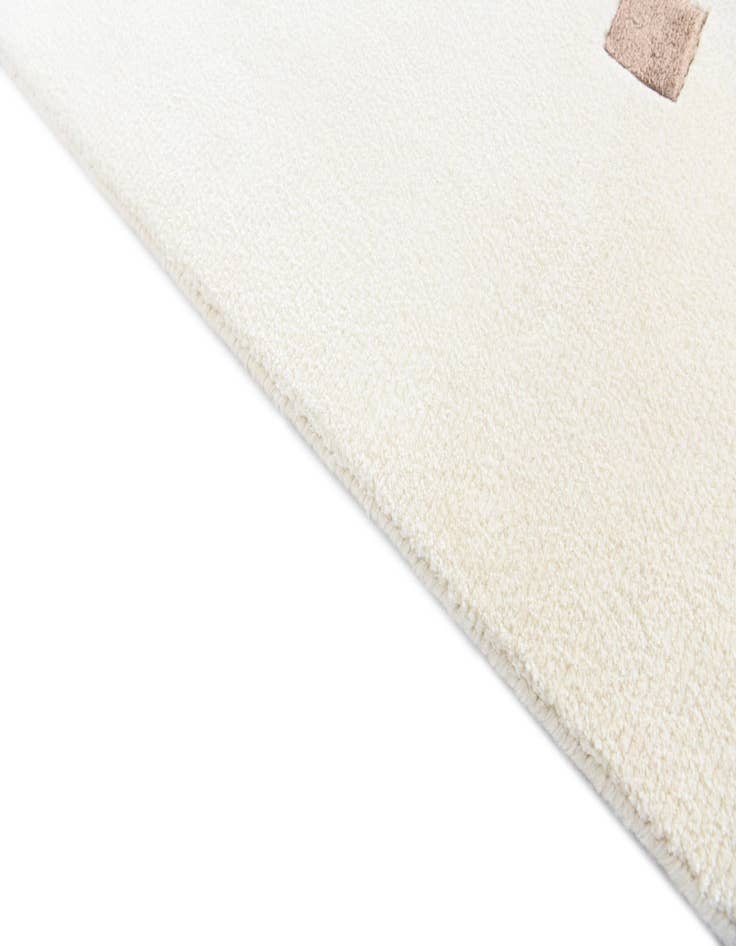 Detail image of 6' 6 x 9' 5  Hand Knotted Darya Wool Rug