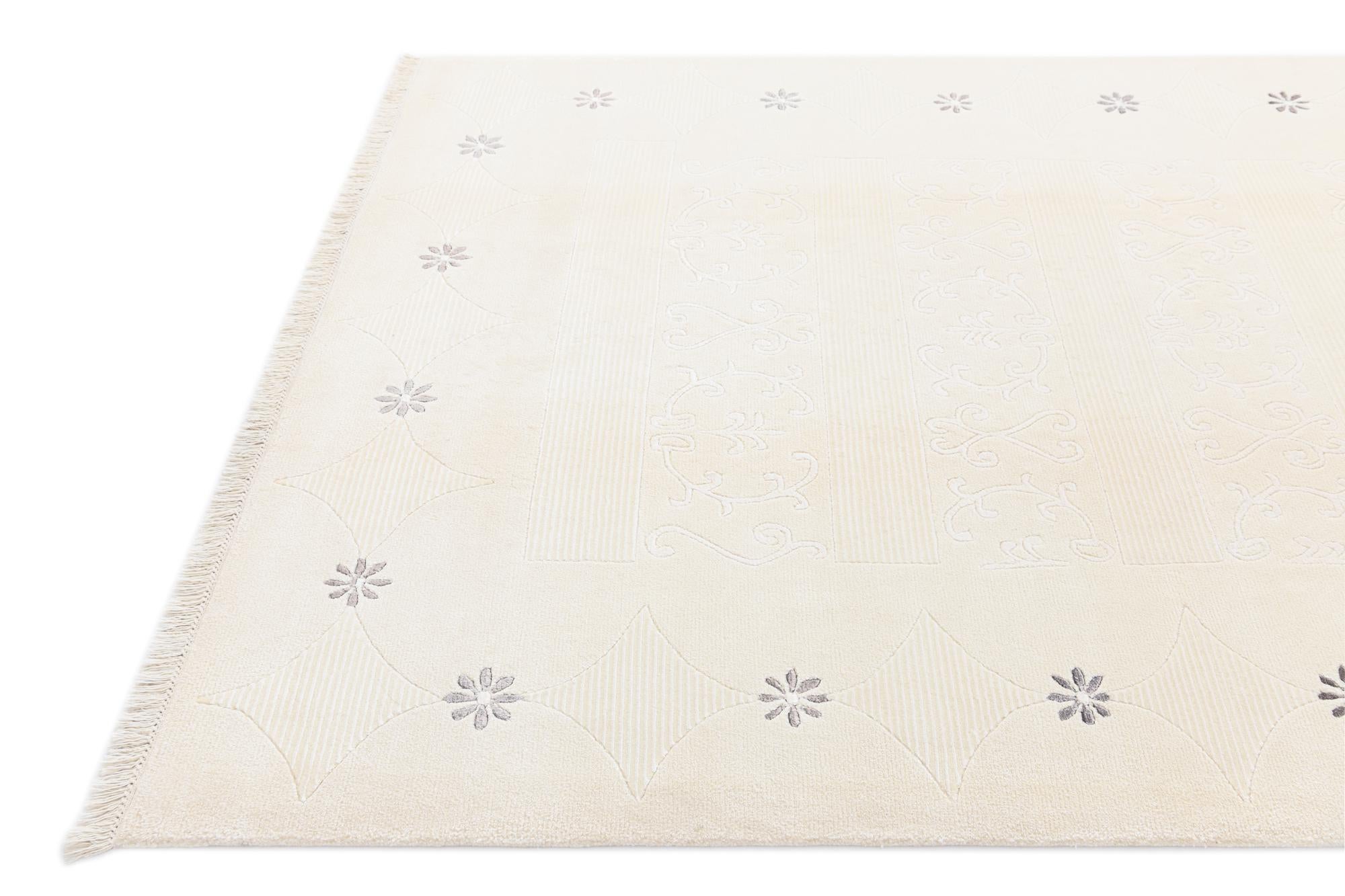 5' 8 x 8' Hand Knotted Darya Rug