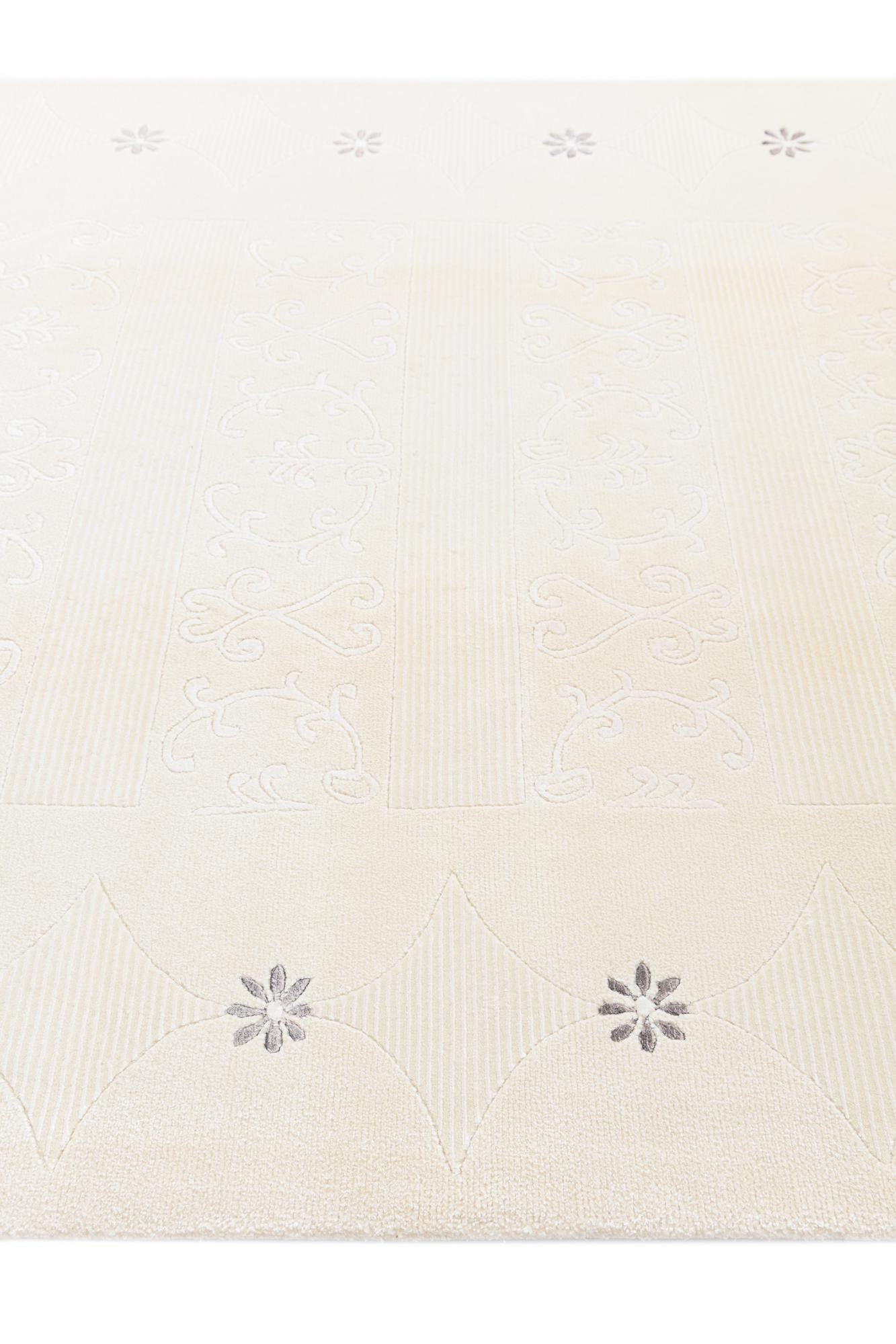 5' 8 x 8' Hand Knotted Darya Rug