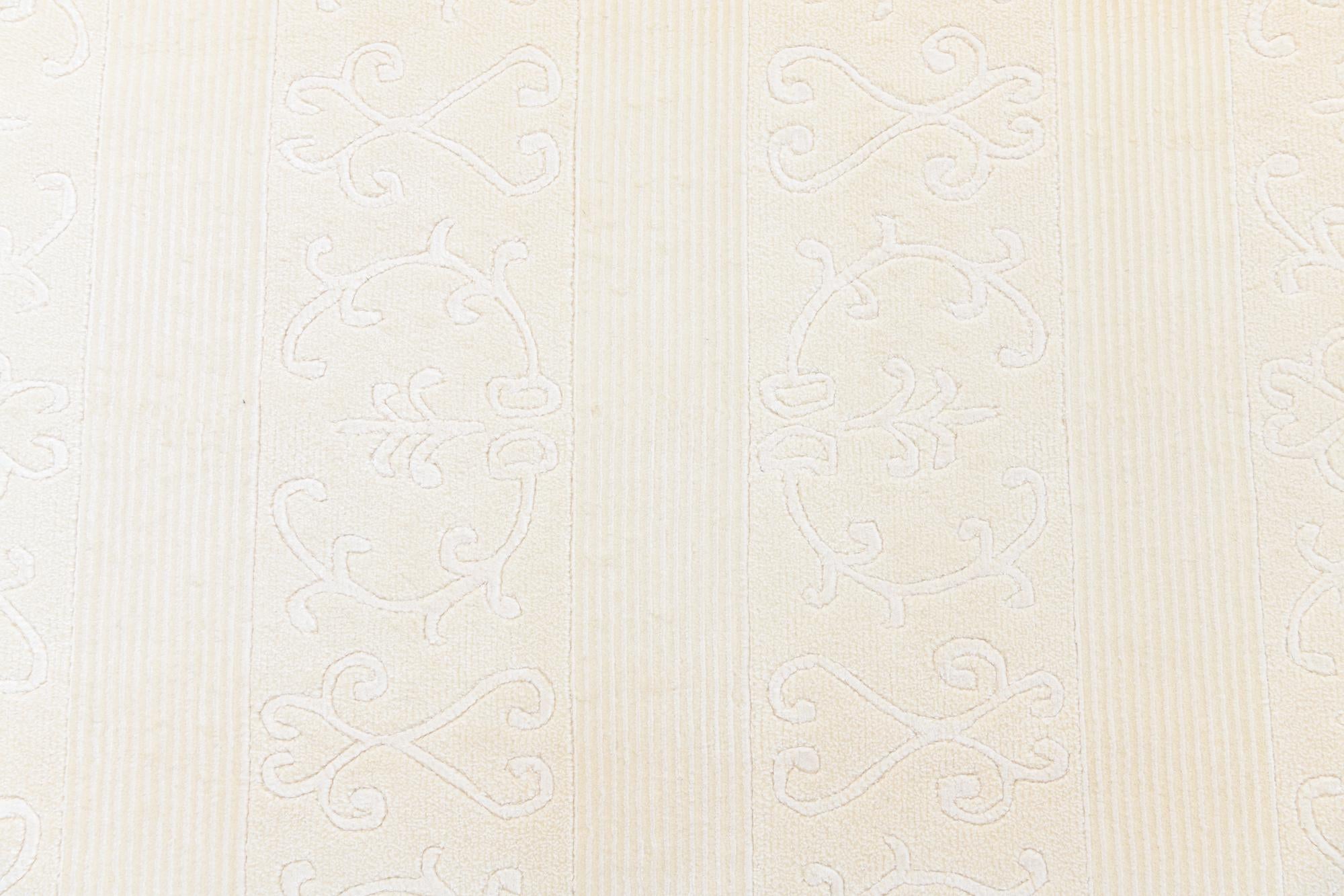5' 8 x 8' Hand Knotted Darya Rug