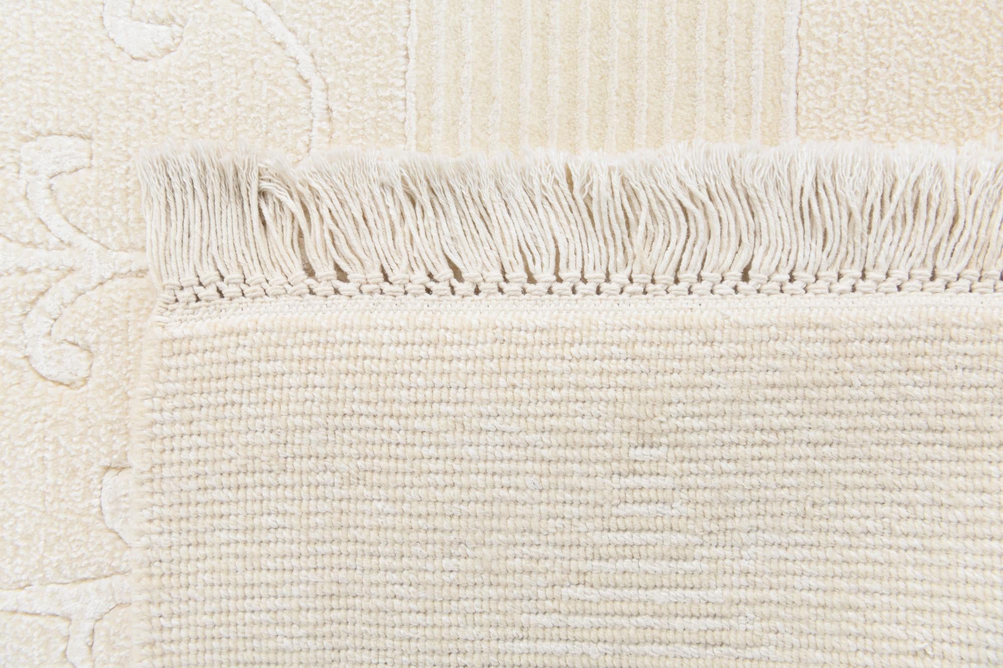 5' 8 x 8' Hand Knotted Darya Rug