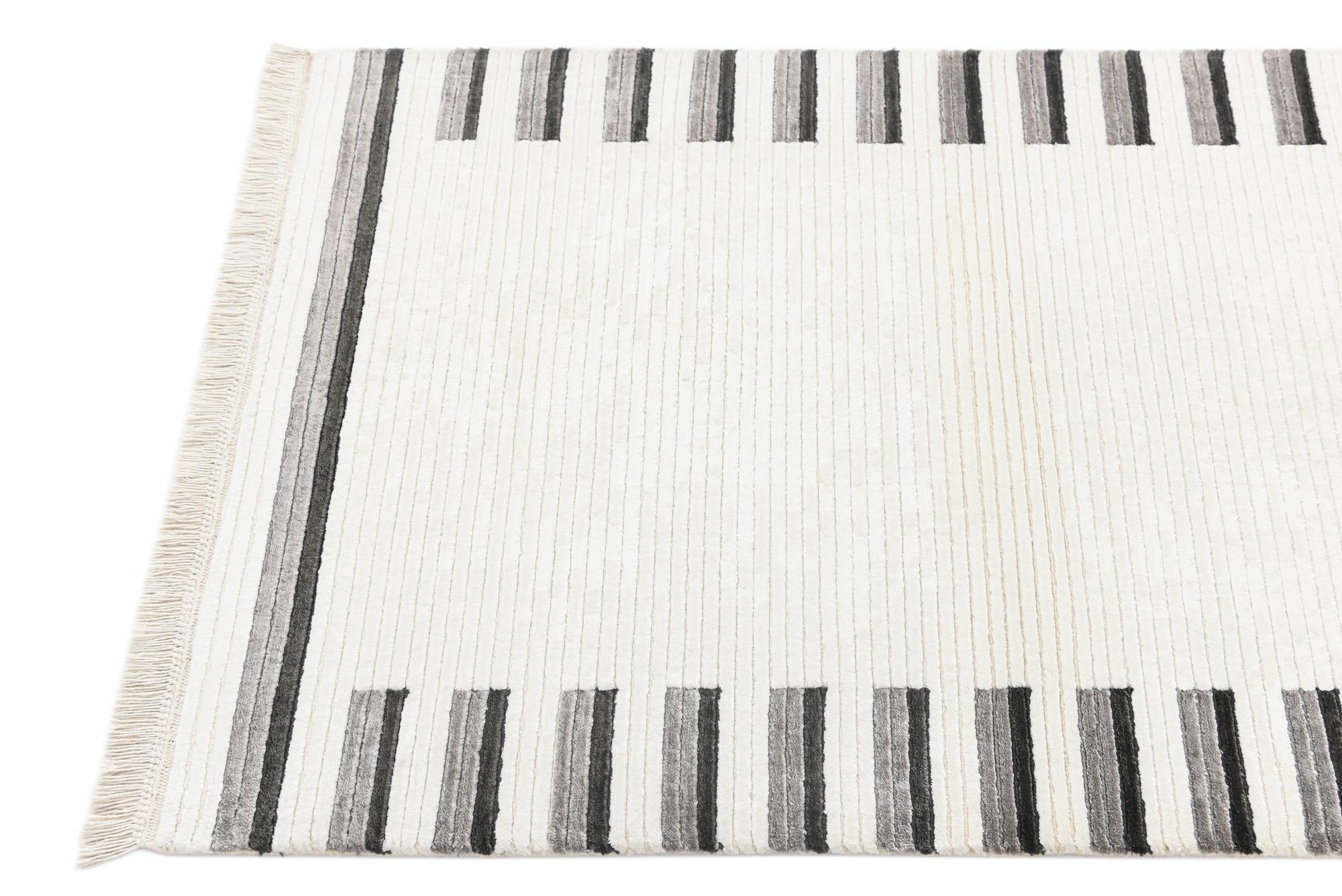 2' 9 x 4' 10 Hand Knotted Darya Wool Rug