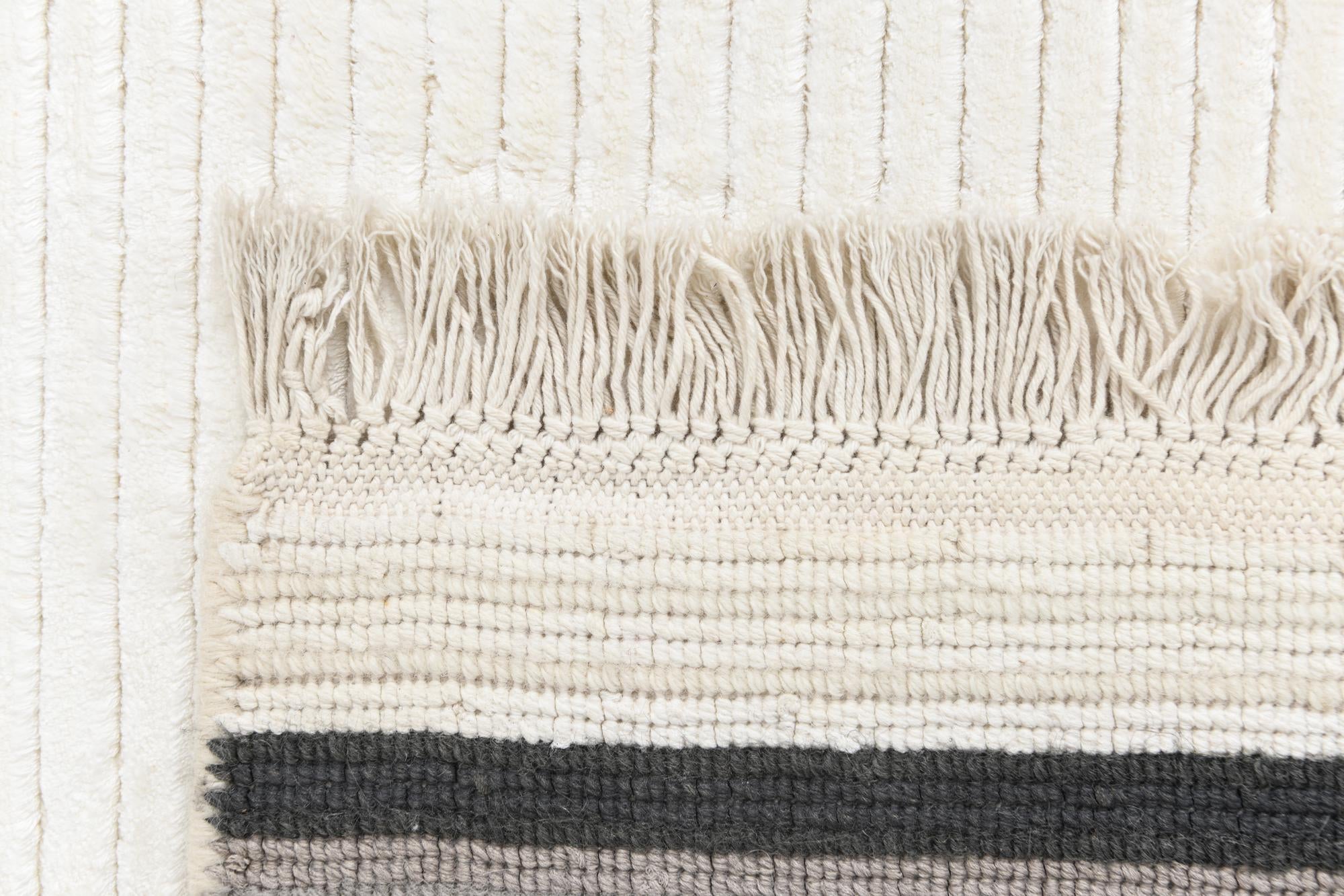 2' 9 x 4' 10 Hand Knotted Darya Wool Rug