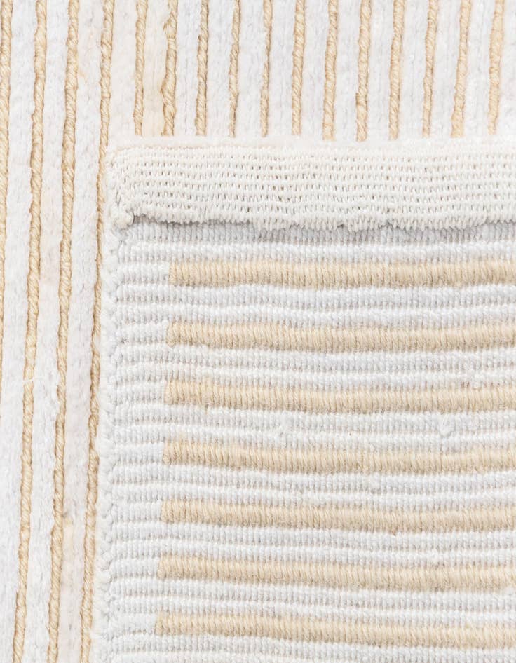 Detail image of 2' 11 x 4' 9  Hand Knotted Darya Wool Rug