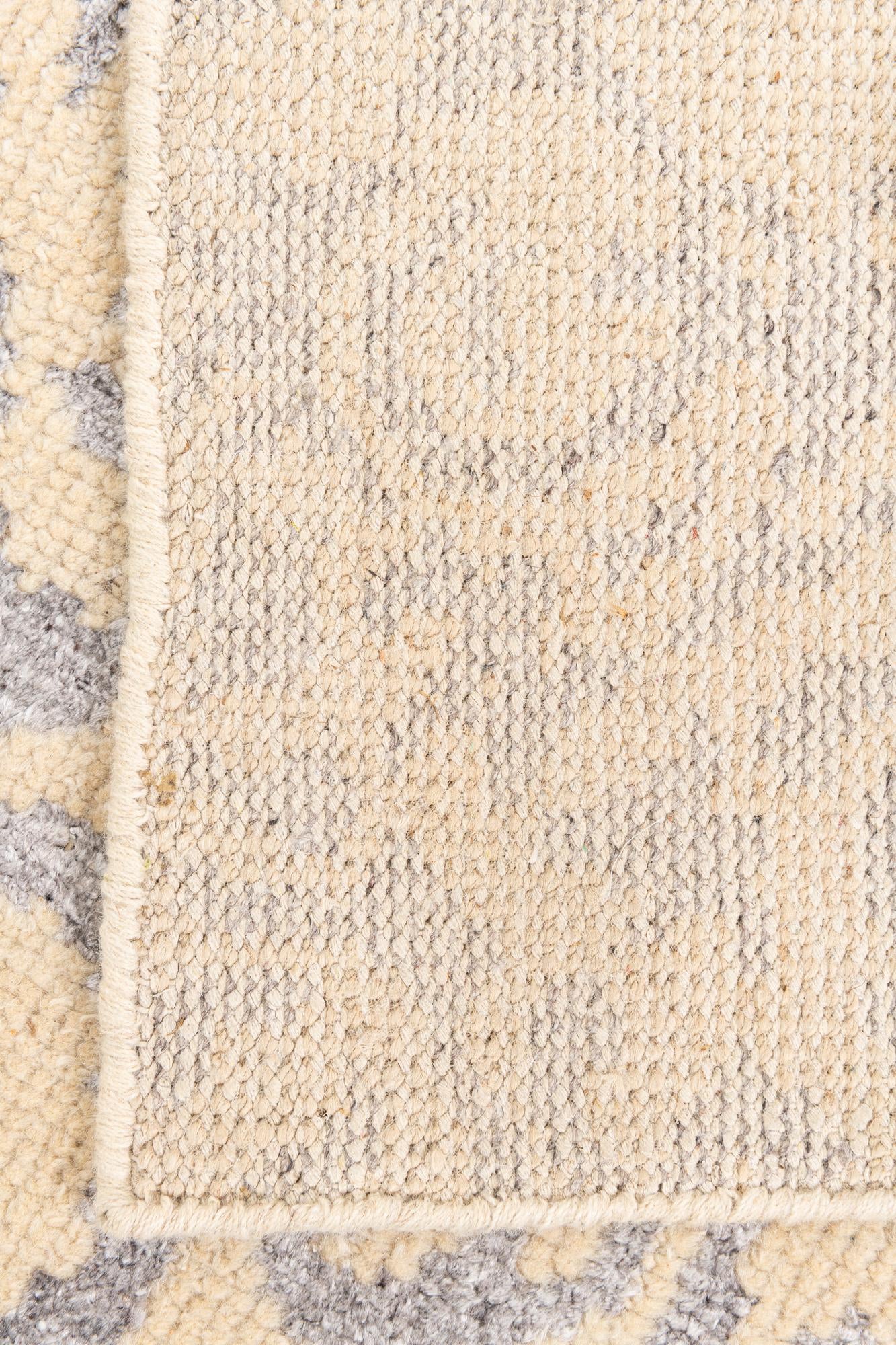 5' x 8' Hand Knotted Darya Rug