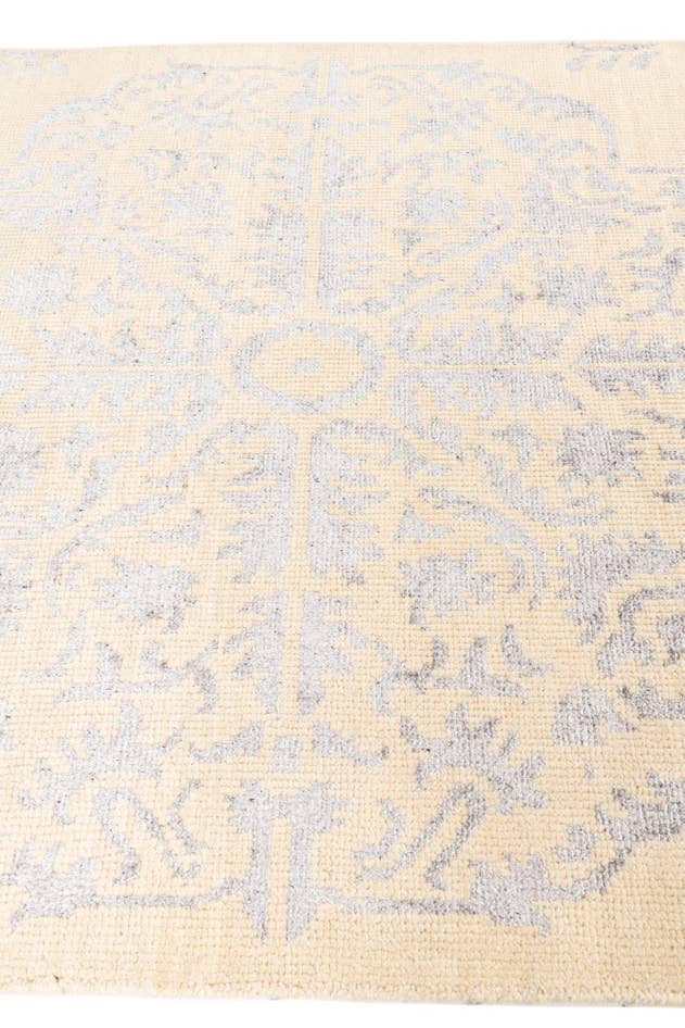 Detail image of 5' x 7' 10 Hand Knotted Darya Rug