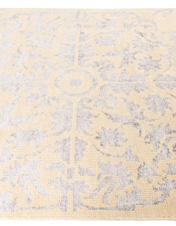 Detail image of 4' 10 x 7' 10  Hand Knotted Darya Rug