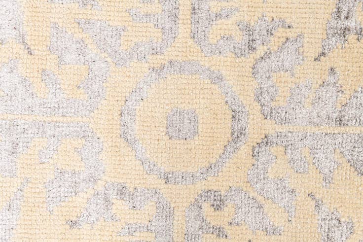 Detail image of 4' 10 x 7' 10 Hand Knotted Darya Rug