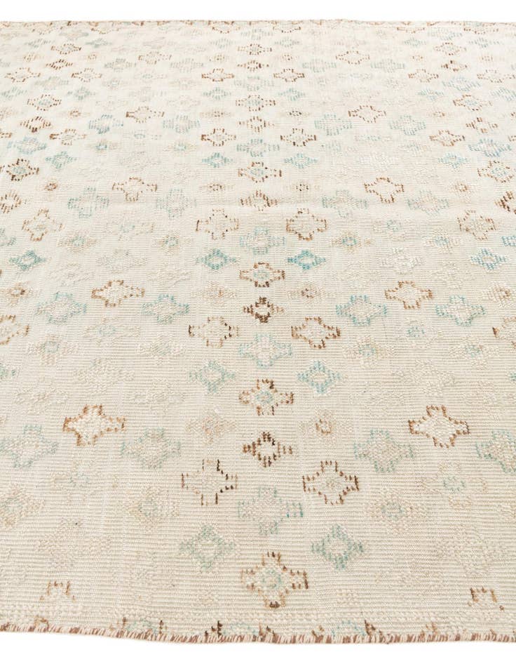 Detail image of 6' 4 x 10'  Hand Knotted Darya Wool Rug