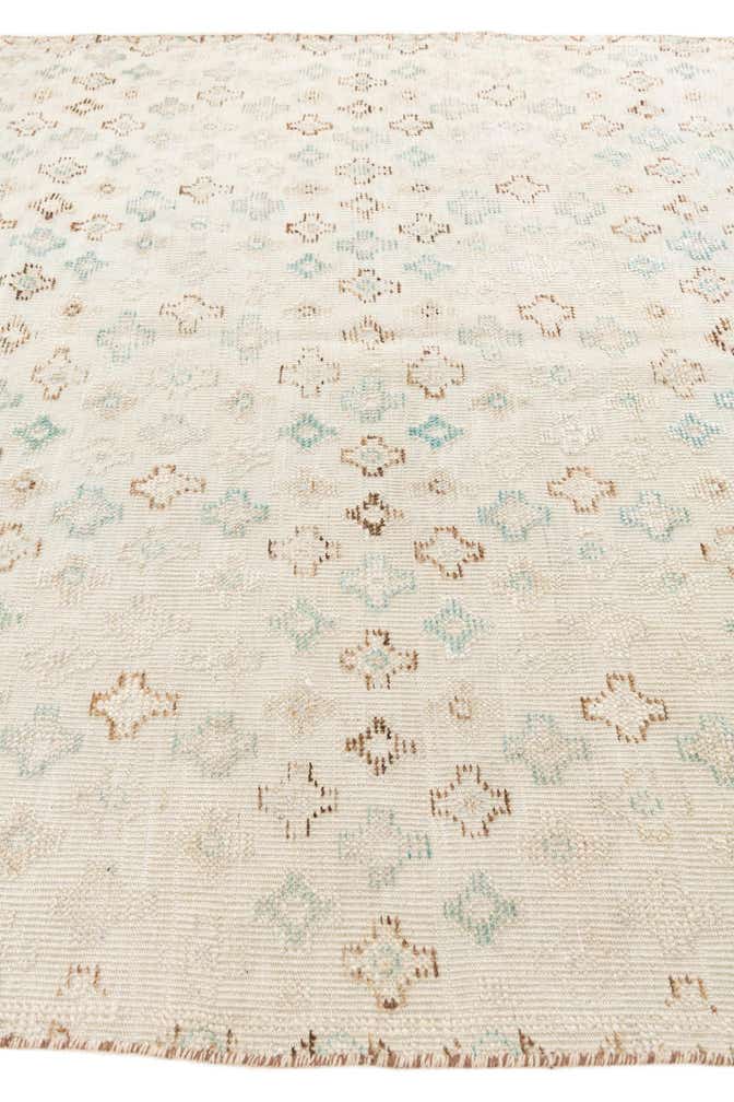6' 4 x 10' Hand Knotted Darya Wool Rug