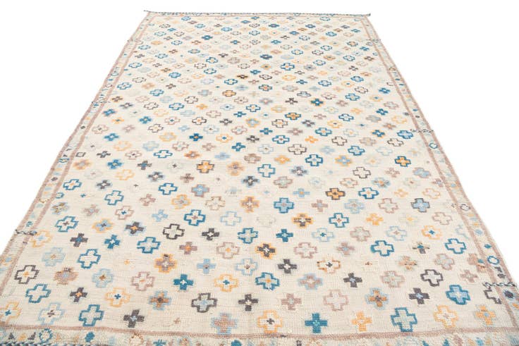 Detail image of 6' 4 x 9' 1 Hand Knotted Darya Wool Rug