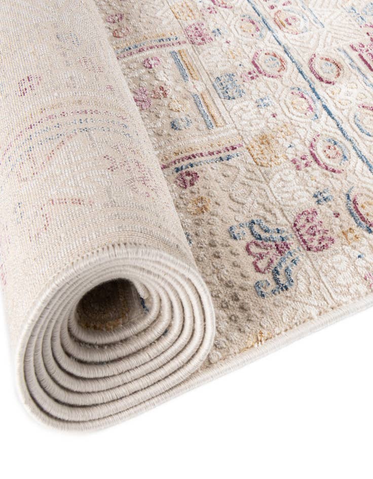 Detail image of 2' x 3' Deepa Rug