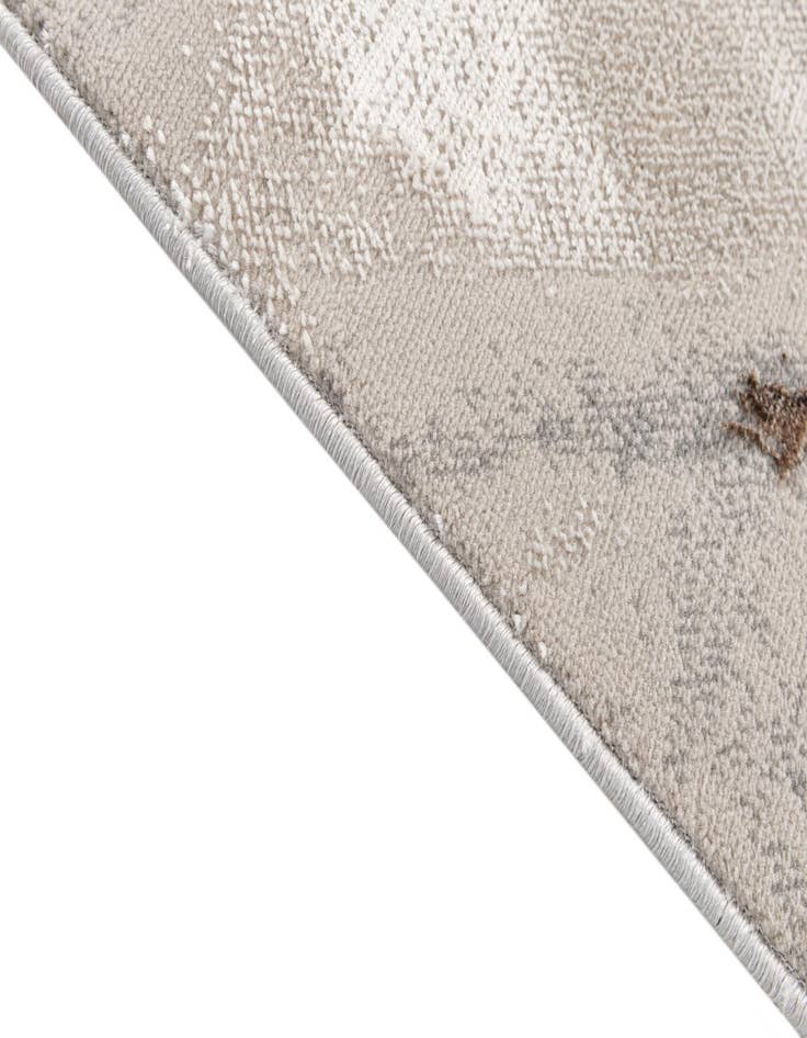 Detail image of 5' 2 x 7' 6 Delilah Rug