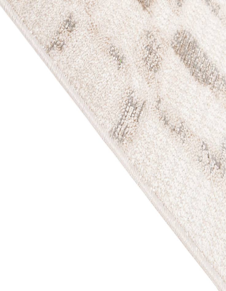 Detail image of 5' 2 x 7' 4 Delilah Rug