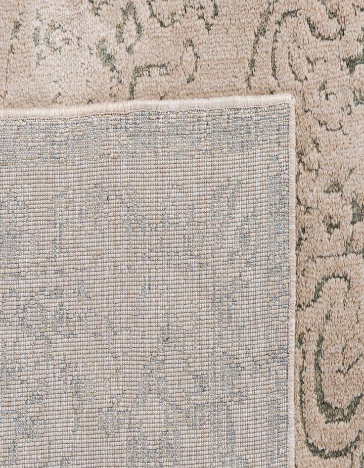 Detail image of 5' 3 x 7' 4 Delilah Rug
