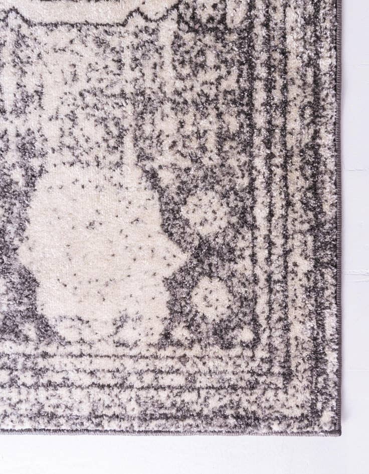 Detail image of 8' x 10' Dover Rug