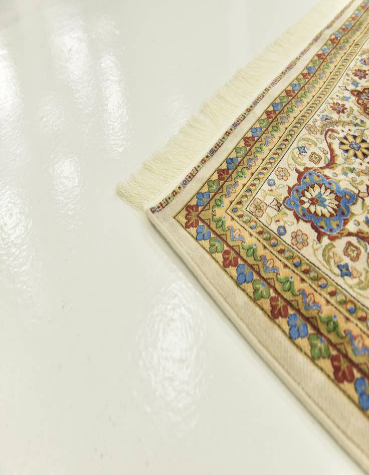 Detail image of 6' 7 x 9' 10 Dynasty Rug