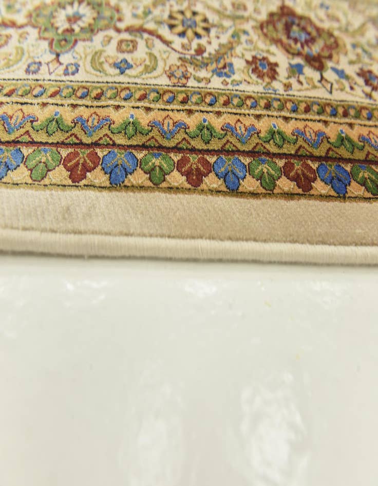 Detail image of 6' 7 x 9' 10 Dynasty Rug