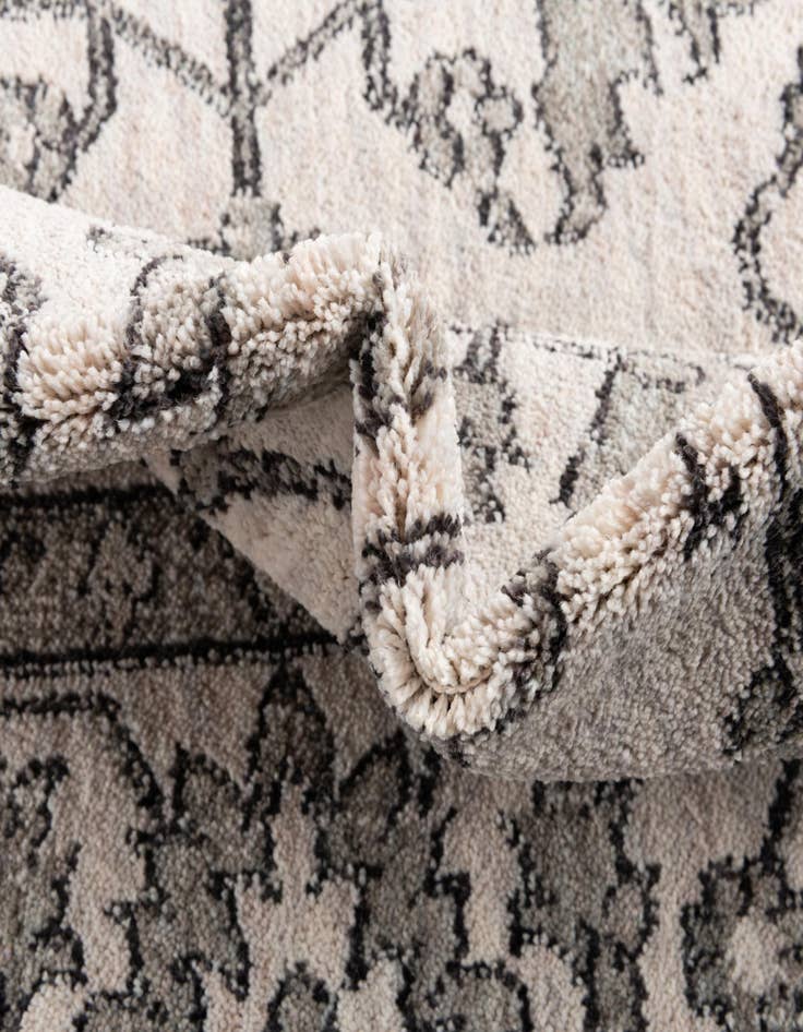Detail image of 4' x 6' Eco Traditional Rug