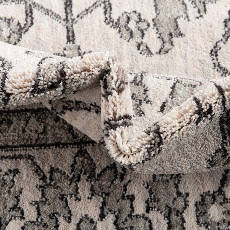 Detail image of 4' x 6' Eco Traditional Rug