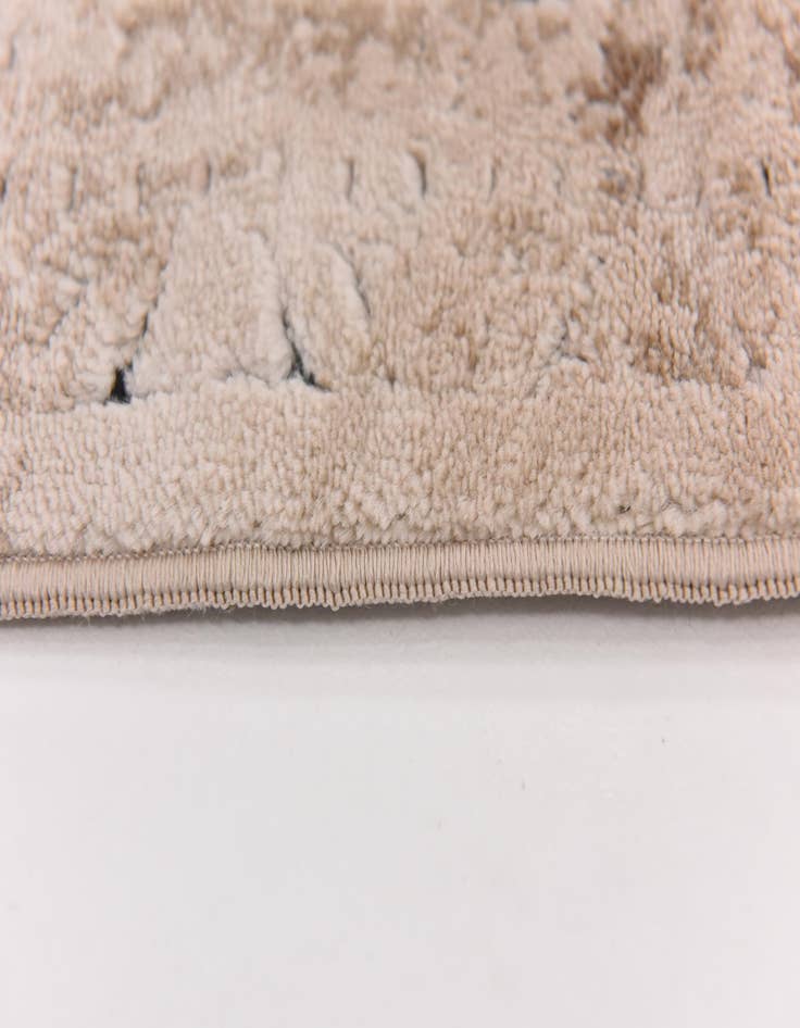 Detail image of 5' x 7' 8 Eliza Rug