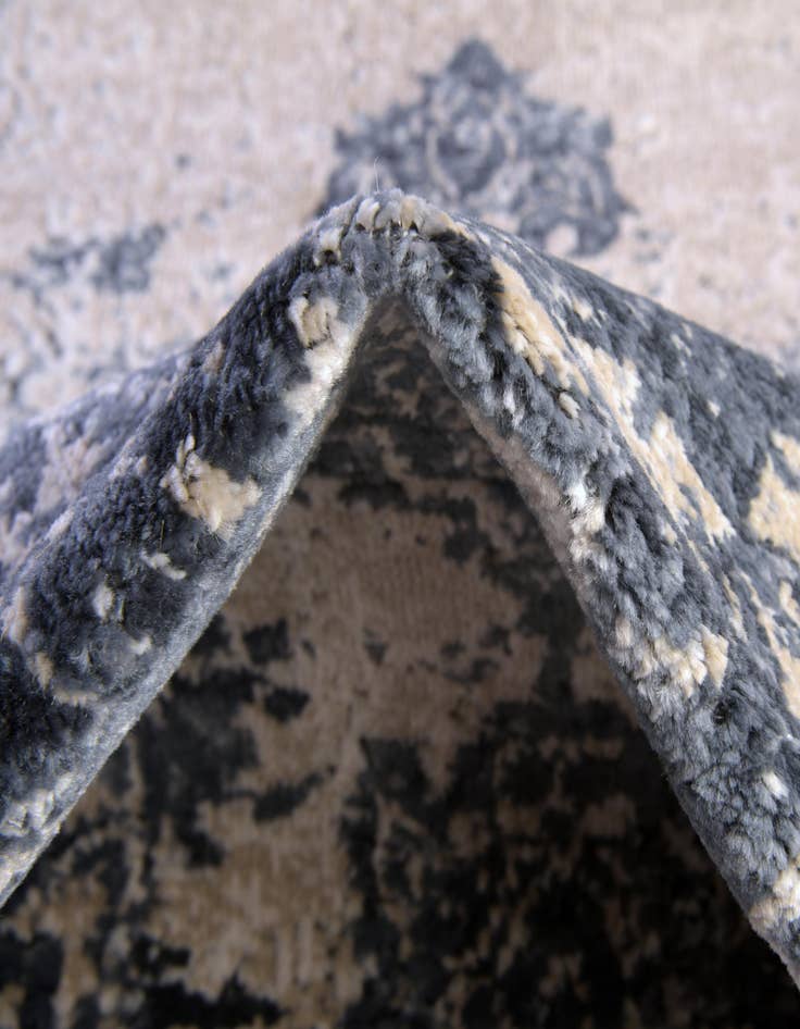 Detail image of 10' x 14' 5 Eliza Rug