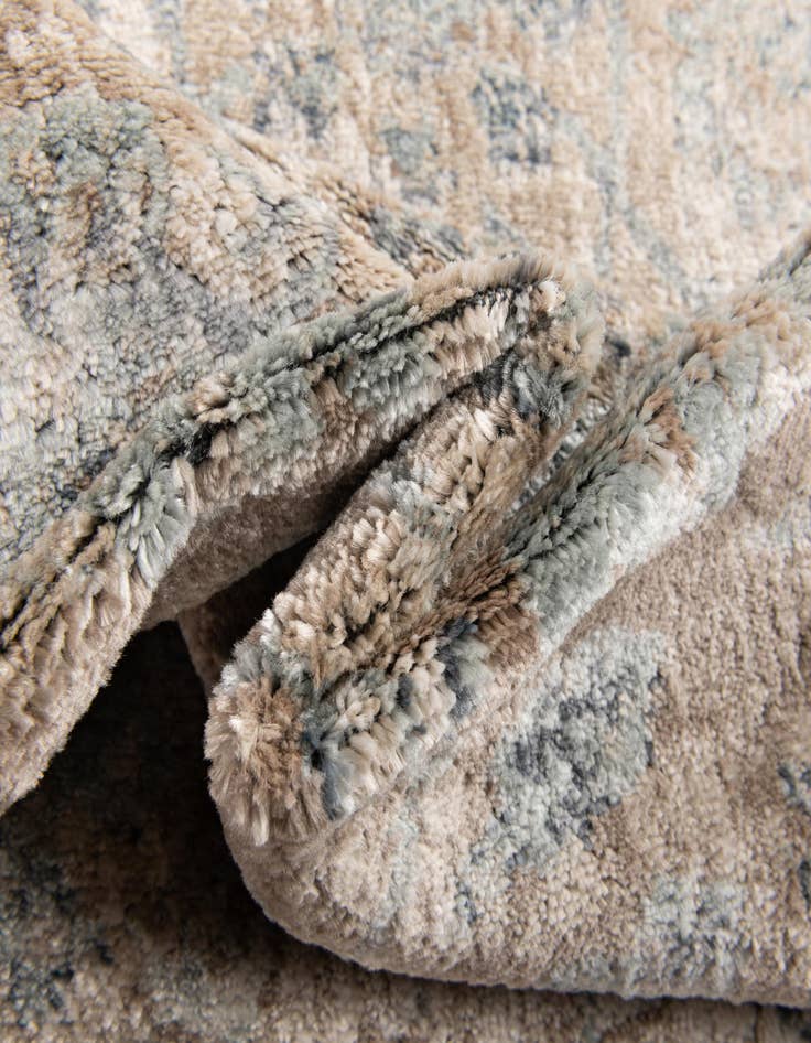 Detail image of 5' 3 x 7' 7 Eliza Rug