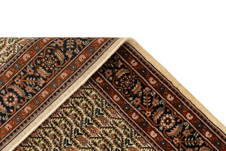 Detail image of 4' 6 x 6' 7 Hand Knotted Farahan Oriental Wool Rug