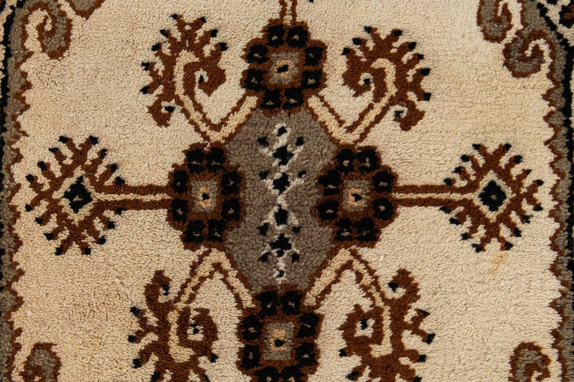 2' 8 x 4' 10 Hand Knotted Fars Wool Rug