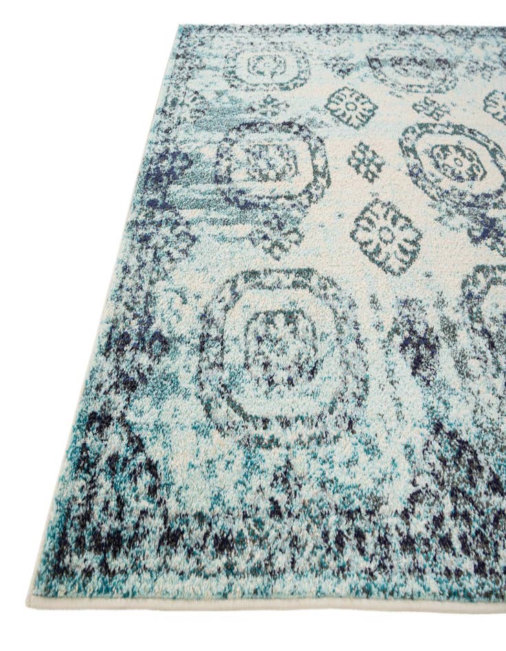 Detail image of 4' 10 x 8' Fleur Rug