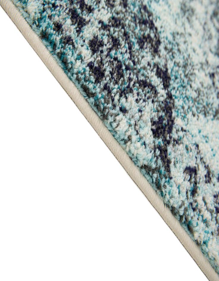 Detail image of 4' 10 x 8' Fleur Rug