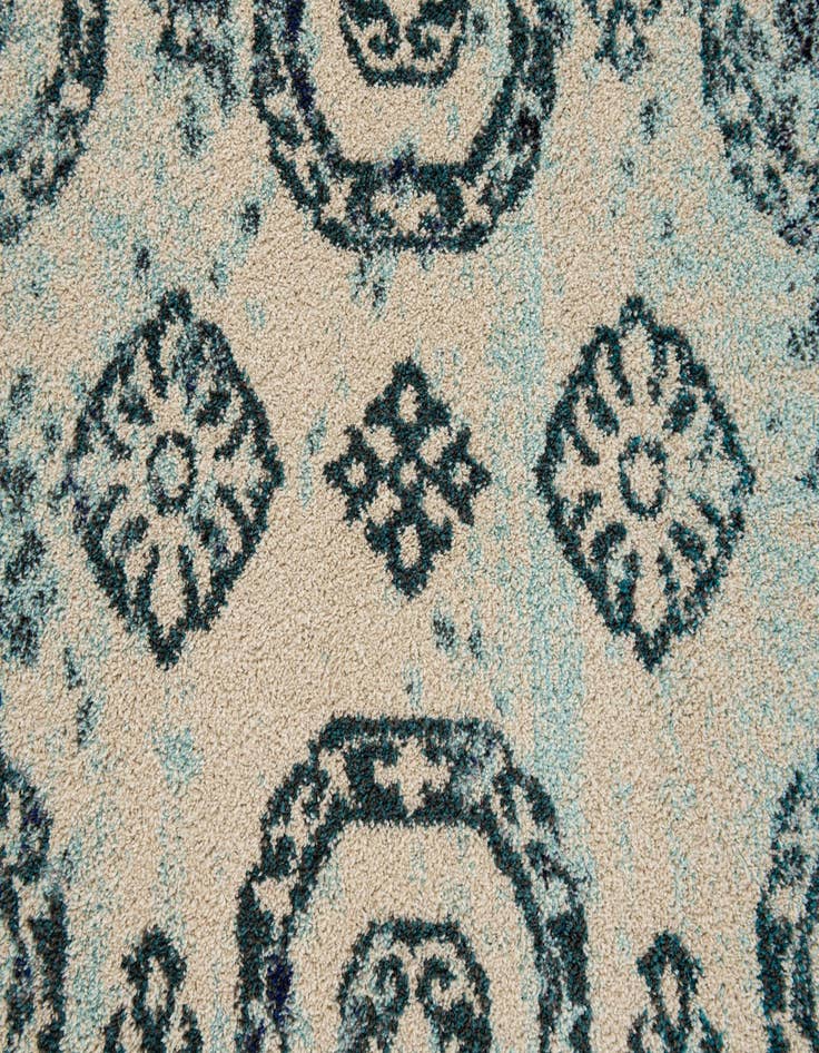 Detail image of 4' 10 x 8' Fleur Rug