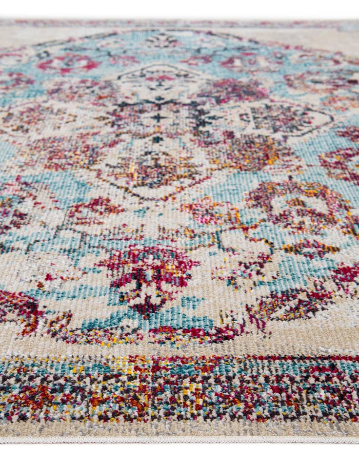 Detail image of 5' 4 x 7' 4 Fleur Rug