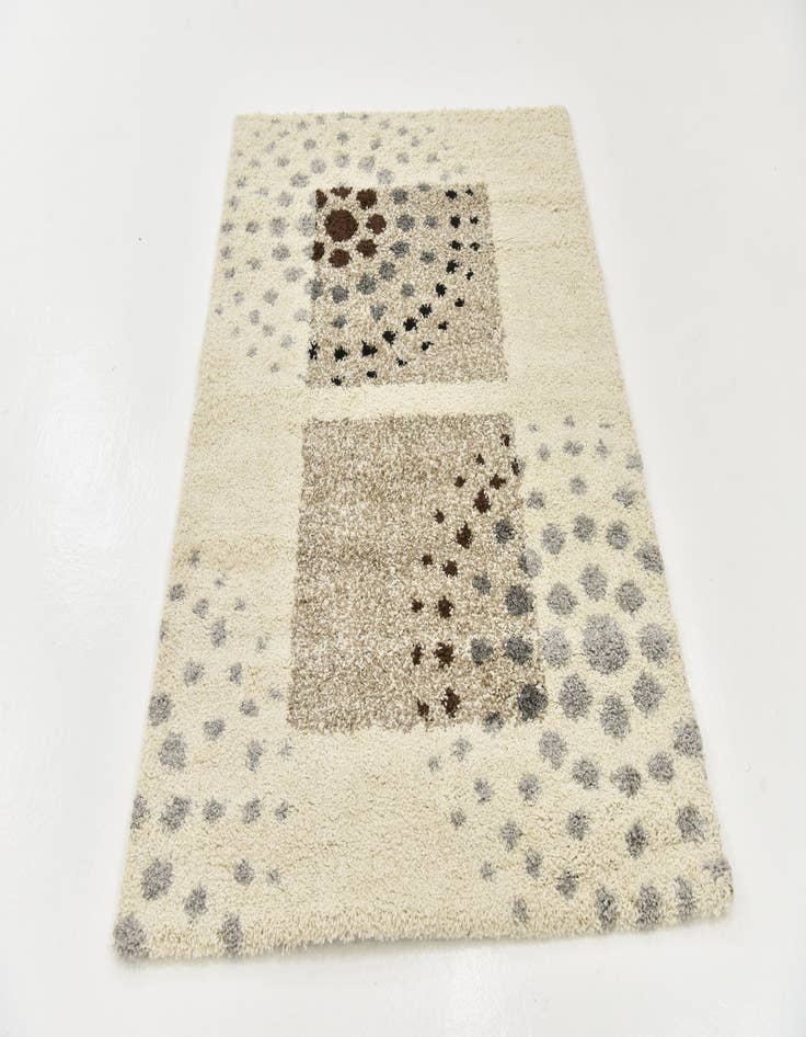 Detail image of 4' x 5' 7 Frieze Rug