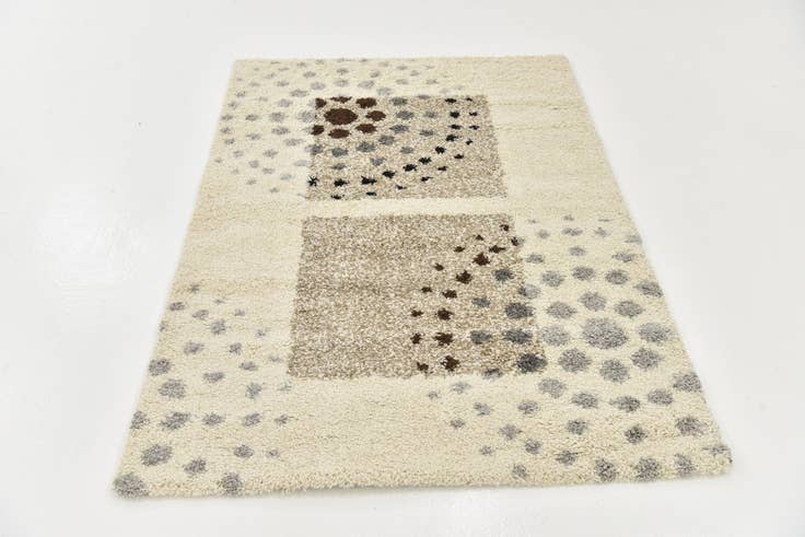 Detail image of 4' x 5' 7 Frieze Rug