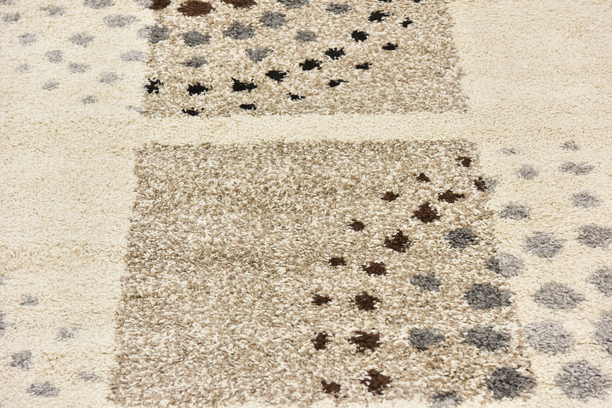 4' x 5' 7 Frieze Rug