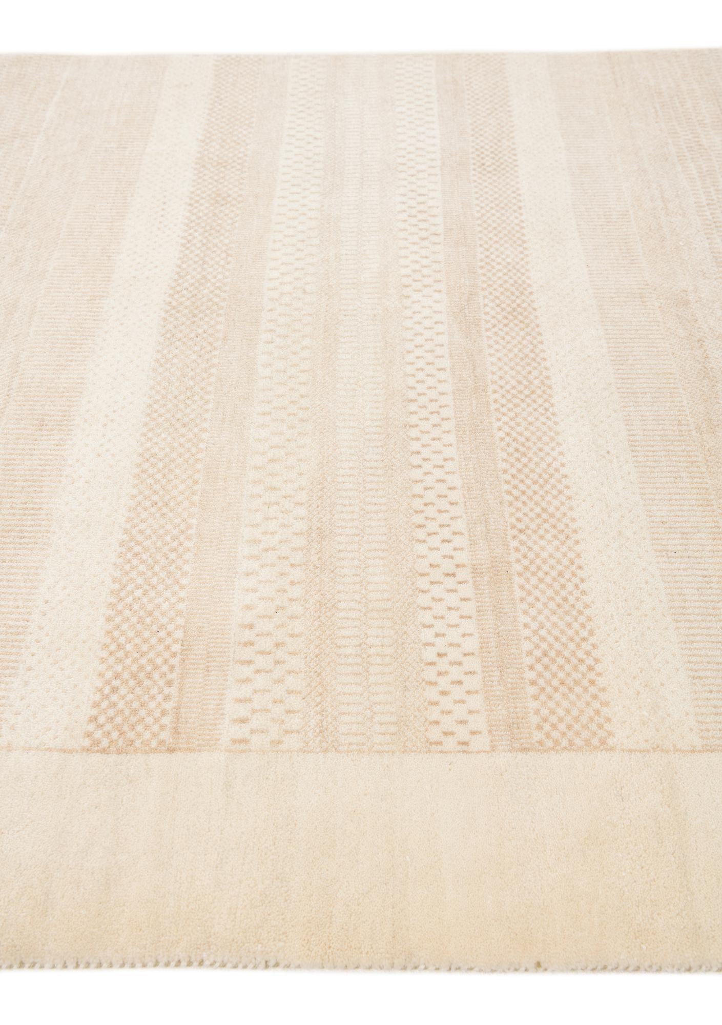 4' 10 x 6' 10 Hand Knotted Gabbeh Wool Rug