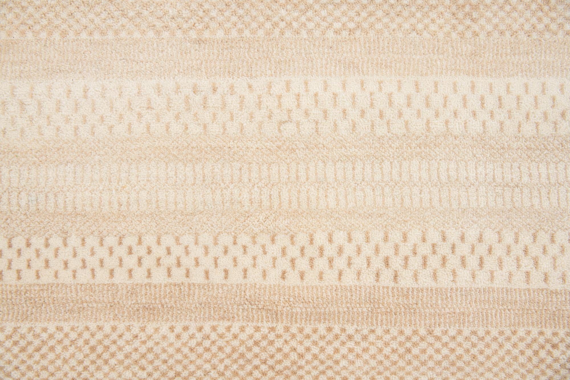 4' 10 x 6' 10 Hand Knotted Gabbeh Wool Rug