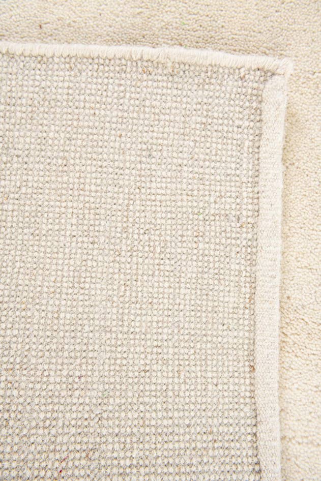 Detail image of 4' 1 x 6' Hand Knotted Gabbeh Wool Rug