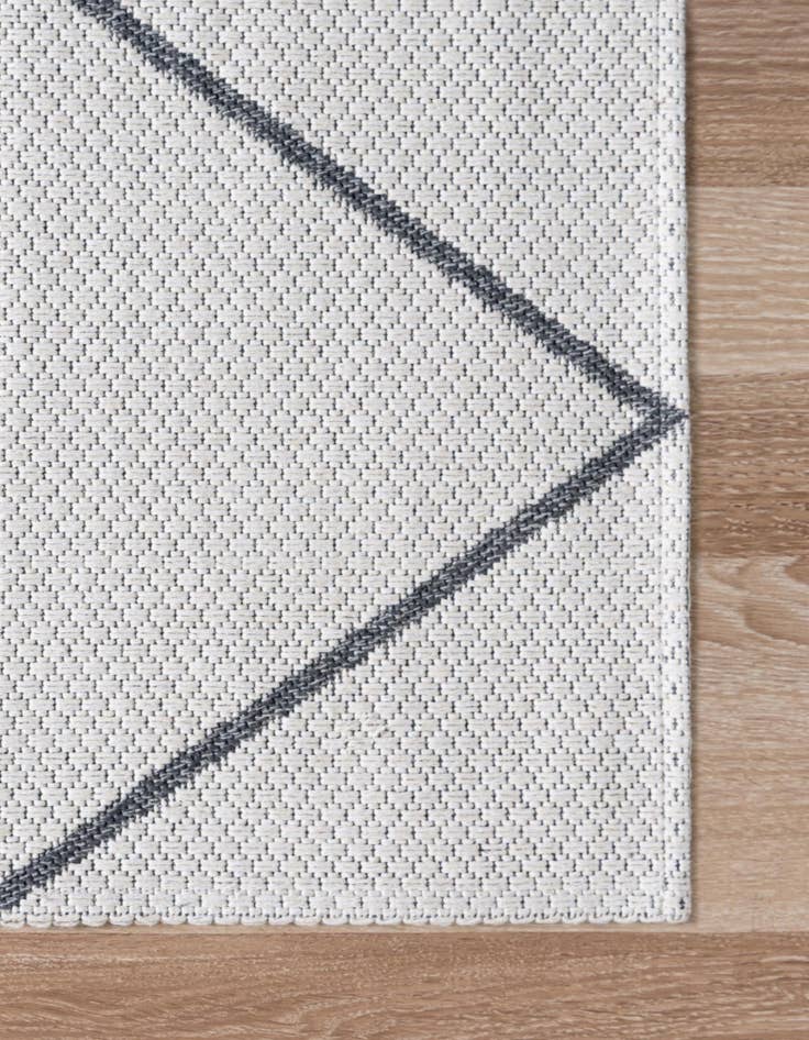 Detail image of 7' 5 x 10' Georgia Rug